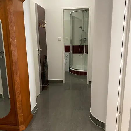 Grazbachgasse - Gratis Tiefgaragenplatz Apartment